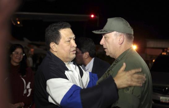 Chávez regresa a Venezuela tras nueve días de tratamiento en Cuba