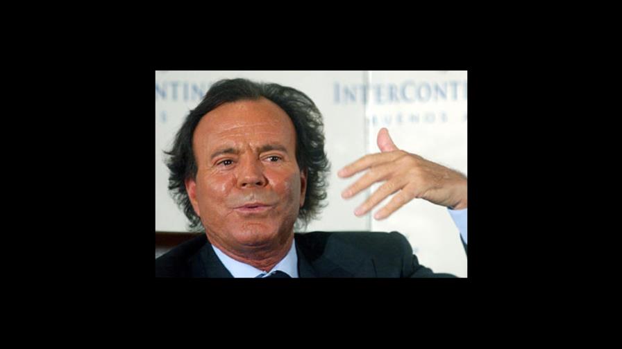 Julio Iglesias compra una mansión de 15,2 millones de dólares en Miami Julio Iglesias compra una mansión de 15,2 millones de dólares en Miami