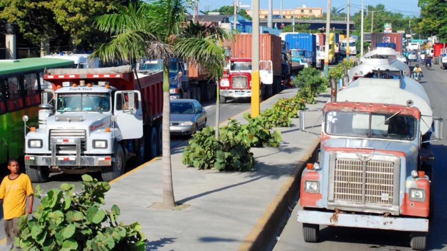 Huelga de camioneros va desde las 6:00 a.m., pese a rechazo sectores