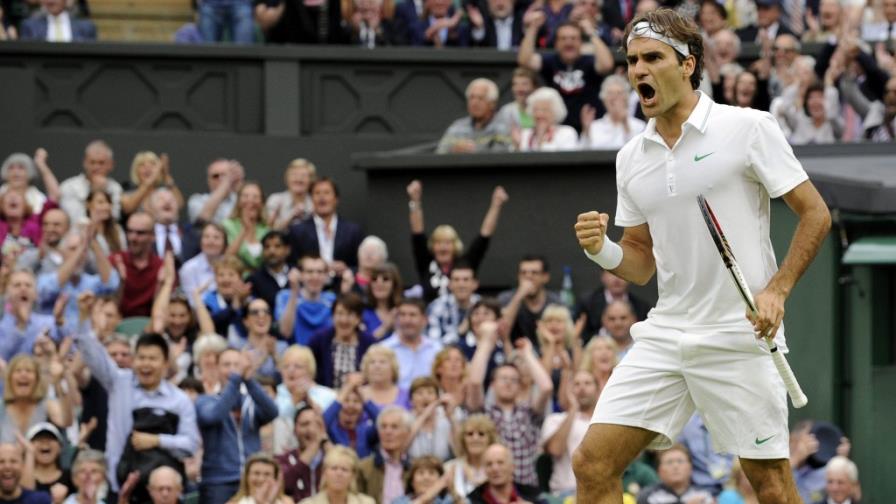 Federer y Murray disputan la final de Wimbledon con la central descubierta