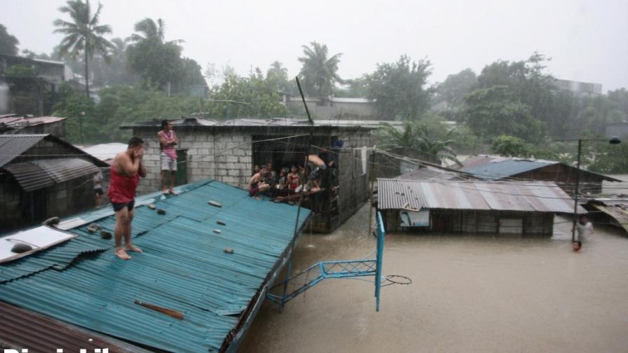 LLuvias paralizan capital filipina