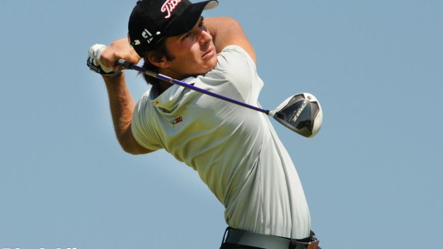 Willy Pumarol mejora en PGA Latinoamérica