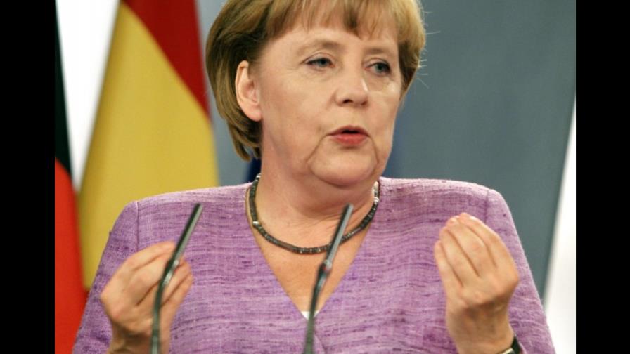 Merkel está decidida a evitar que Grecia abandone zona del euro