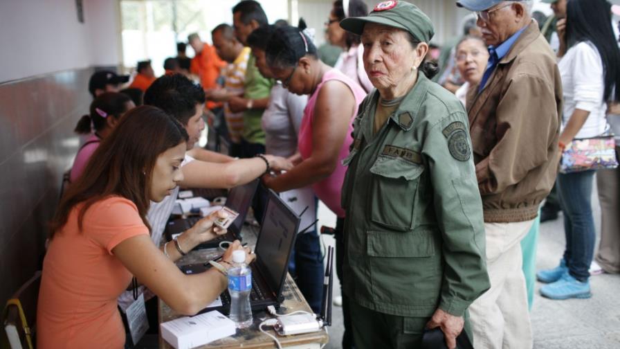 Dan por concluida la jornada electoral en Venezuela
