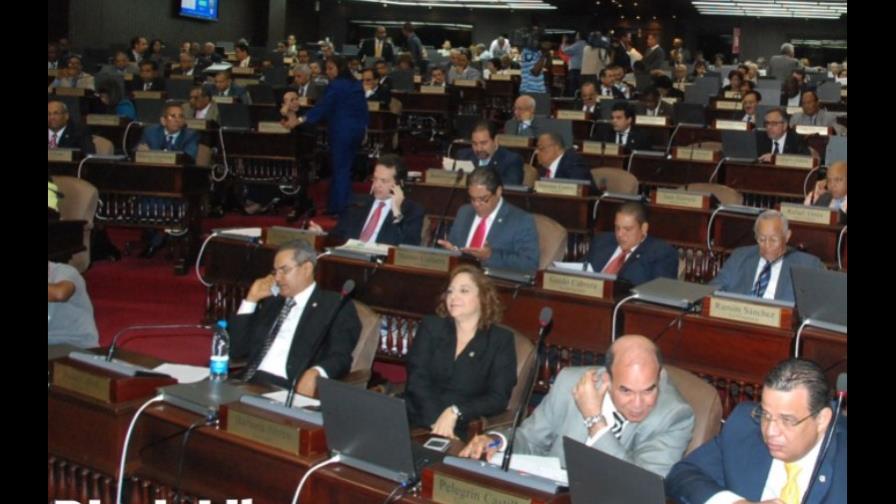 Sin leer ni debatir diputados convierten en ley la reforma fiscal