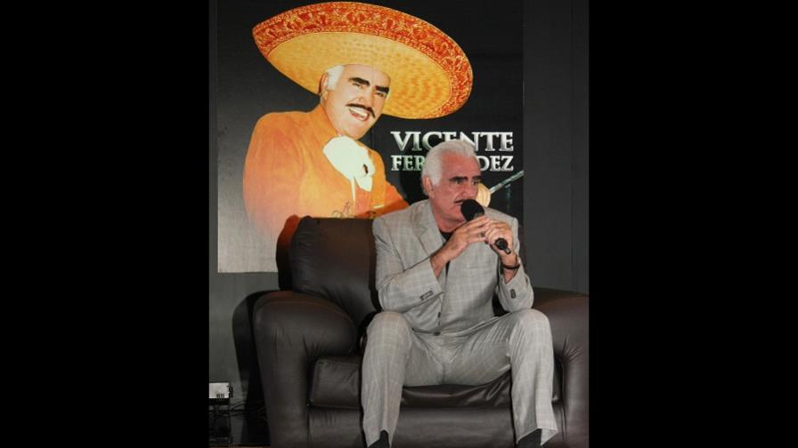 Vicente Fernández se retira antes de dar lástima en los escenarios