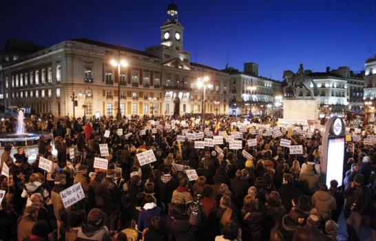 Cientos de personas se manifiestan en Madrid en apoyo al juez Garzón Cientos de personas se manifiestan en Madrid en apoyo al juez Garzón