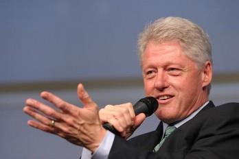 Bill Clinton anuncia nuevos proyectos para suministrar energía solar en Haití