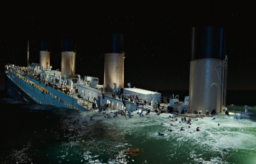 El viento altera primera parada del crucero recrea el viaje del Titanic