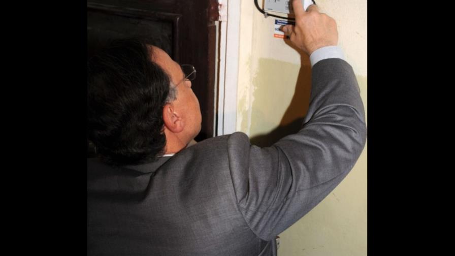 Sistema prepago de luz inicia barrio El Manguito