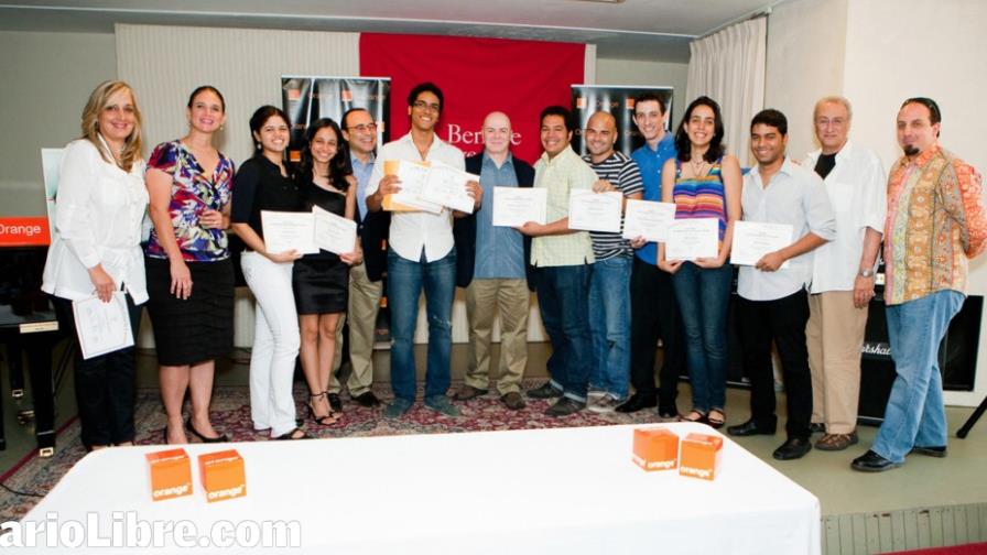 Michel Camilo premia con becas