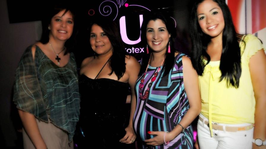 U by Kotex participa en Cosmo Glow