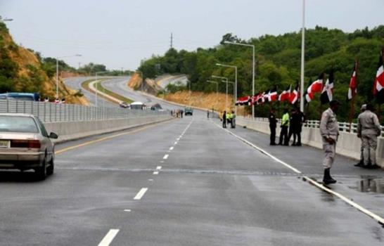 Presidente Fernández inaugura autopista del Coral y el puente sobre el río Chavón