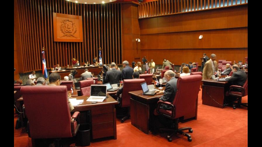 Senadores no tendrán barrilito si modifican proyecto ley de salarios