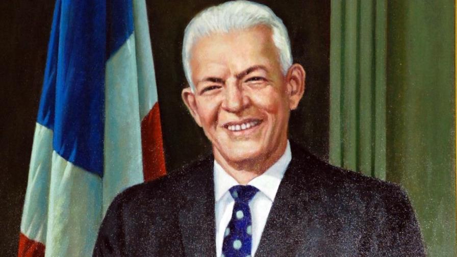 Inauguran busto y exposición fotográfica de Juan Bosch en universidad de México