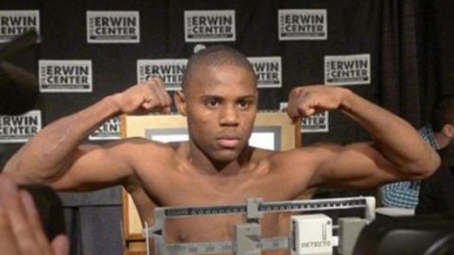 El boxeador dominicano El Abejón se corona campeón mundial de la AMB