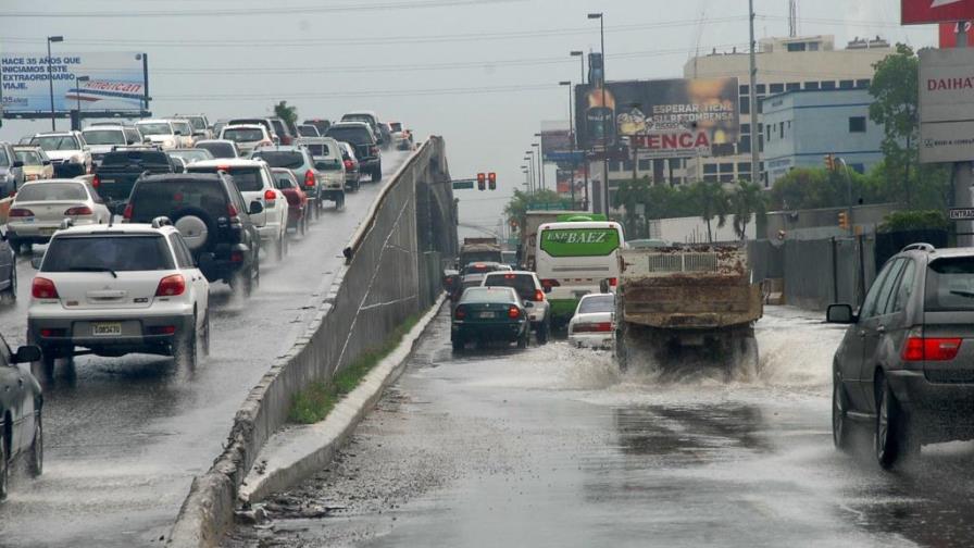 El COE emite alerta verde para once provincias; 3,500 personas desplazadas
