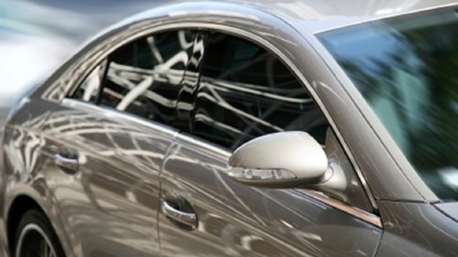 Niño toma el volante luego que padre sufre ataque