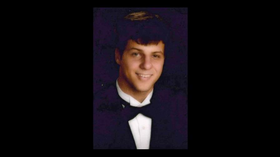 Estudiante desnudo y muerto a disparos usó LSD Estudiante desnudo y muerto a disparos usó LSD