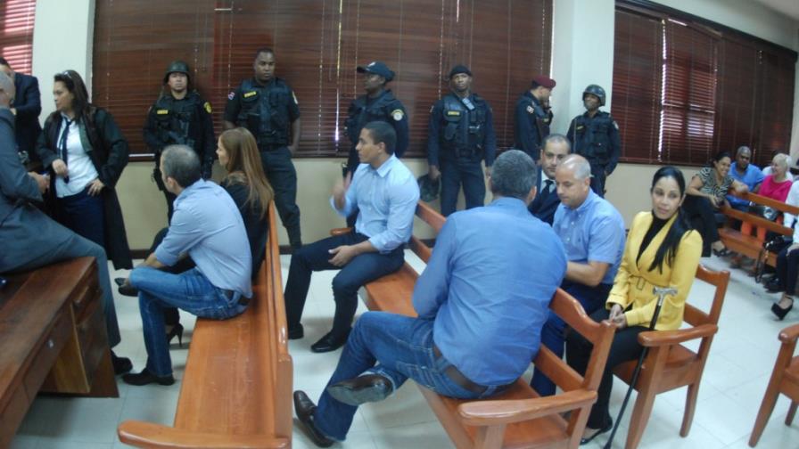 Corte reduce penas a implicados caso Agosto