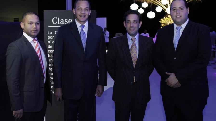Autozama presentó la Clase GL Mercedez-Benz
