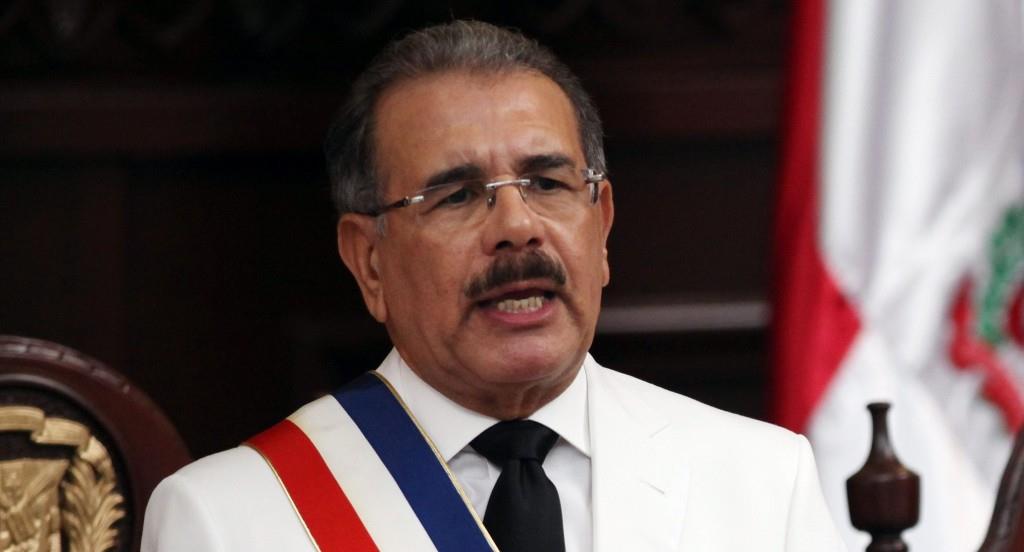 Dominicanos estrenaron un presidente que heredó un profundo déficit fiscal