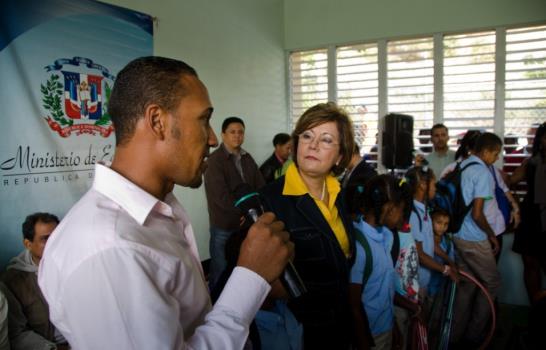 Los niños de El Roblito ya tienen una escuela