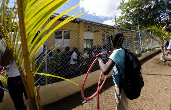 Los niños de El Roblito ya tienen una escuela