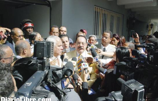 Fiscalía dice allana oficinas por quejas de personas hackeadas