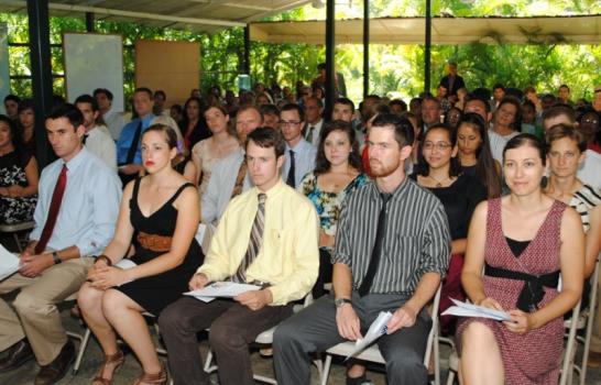 Embajador EEUU juramenta 40 nuevos voluntarios del Cuerpo de Paz