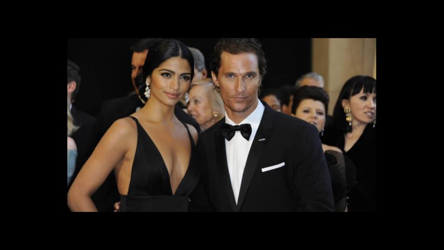 El actor Matthew McConaughey se casa con la modelo brasileña Camila Alves