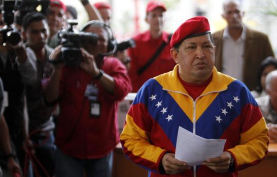 Chávez inscribe candidatura en medio de dudas sobre su salud
