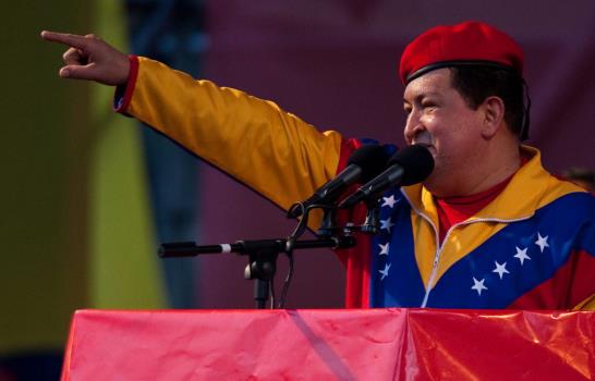 Chávez inscribe candidatura en medio de dudas sobre su salud