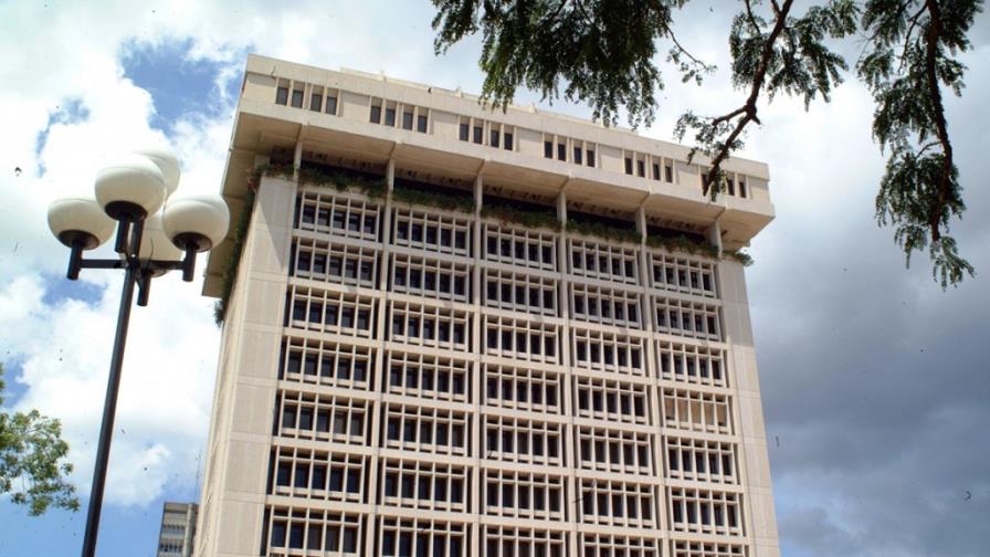 Analistas financieros ven difícil nuevo panorama fiscal de la RD