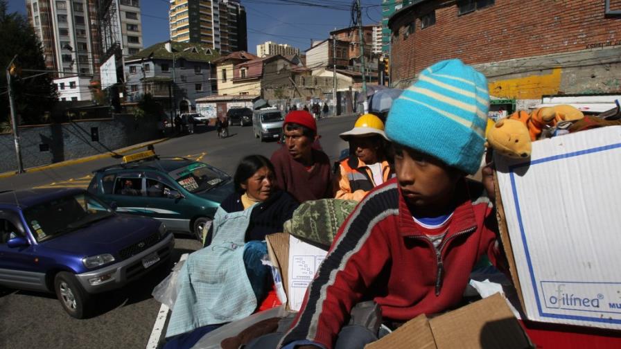 Indígenas vuelven a la Amazonía sin ver a Morales y con las manos vacías
