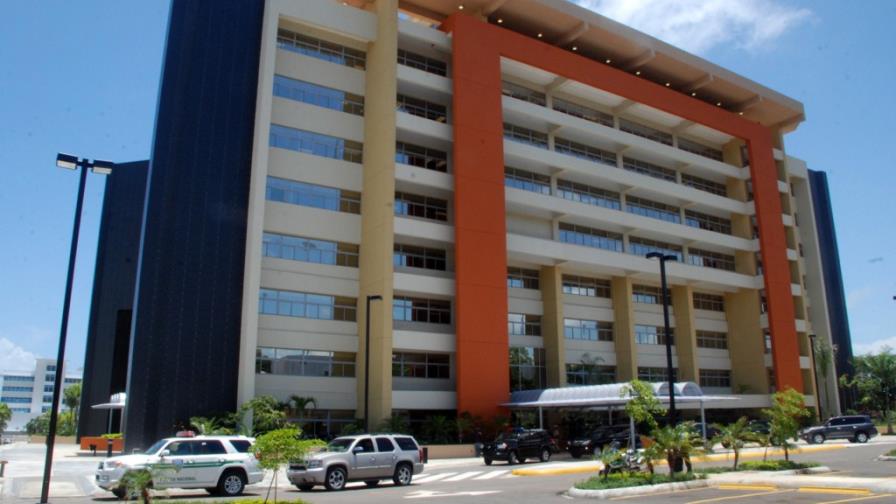 Leonel inaugura dos edificios en la UASD con inversión de $3,200 MM