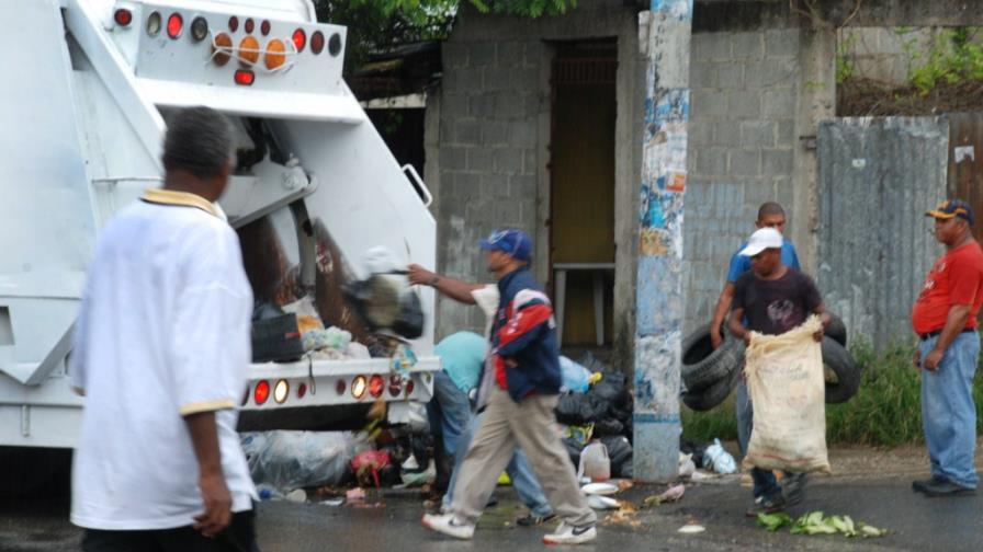El Ayuntamiento del Distrito responde a denuncia sobre basura