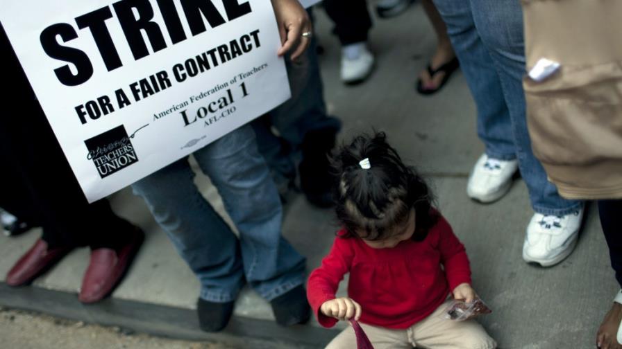 Unos 350.000 alumnos sin clase en segundo día de huelga maestros de Chicago