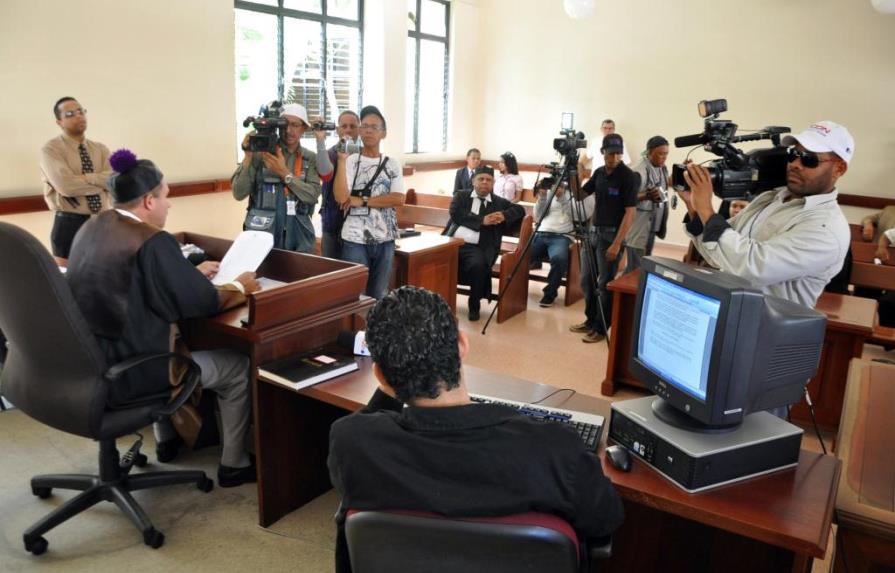 Juez rechaza pedido de prisión domiciliaria solicitada por Adriano Román