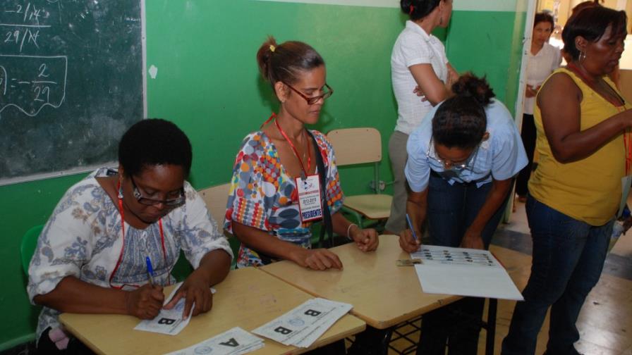 Será a las 10:30 de la noche primer boletín de elecciones de ADP