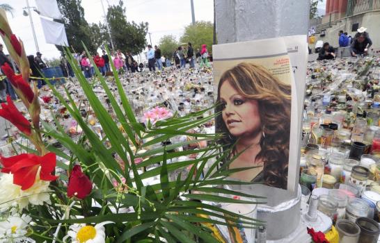 México y EEUU investigan causas del accidente aéreo en que murió Jenni Rivera