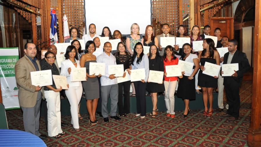 USAID e Intec gradúan periodistas especializados en temas ambientales USAID e Intec gradúan periodistas especializados en temas ambientales