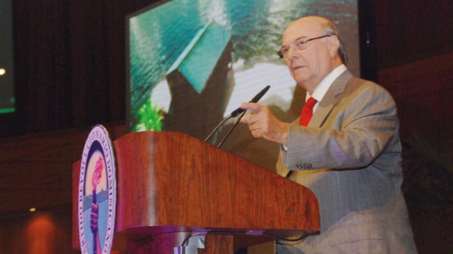 Hipólito presenta el programa implementaría en su gobierno Hipólito presenta el programa implementaría en su gobierno