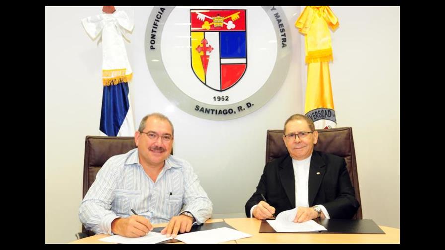 EGE Haina patrocina Maestría en Energías Renovables de la PUCMM