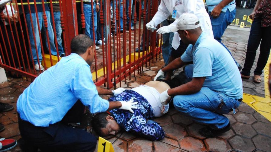 Hombre asesinado en plaza era abogado