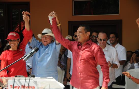 Hermanos de Miguel Vargas le piden apoyar al PRD