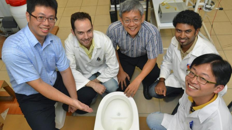 El innovador retrete que transforma orina y heces en abono y combustible El innovador retrete que transforma orina y heces en abono y combustible