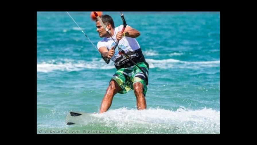 Realizan primera Copa Master de Kiteboarding en Playa Dorada