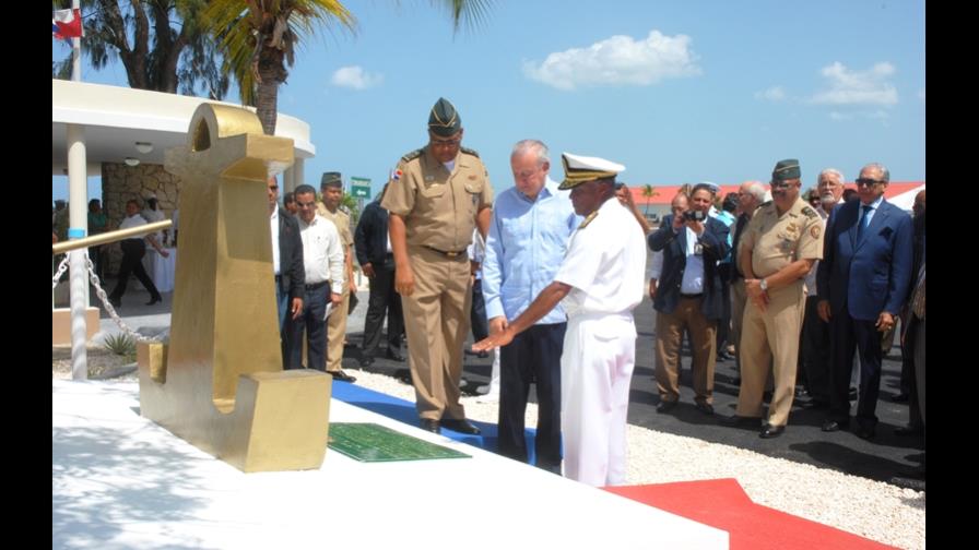 Reinauguran la Base Naval Las Calderas en Baní