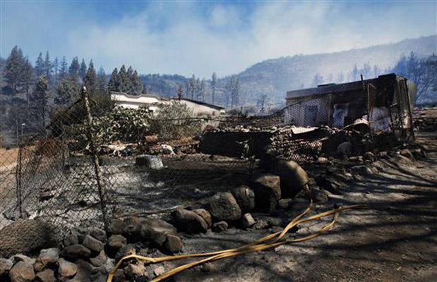 Incendios forestales amenazan las Islas Canarias
